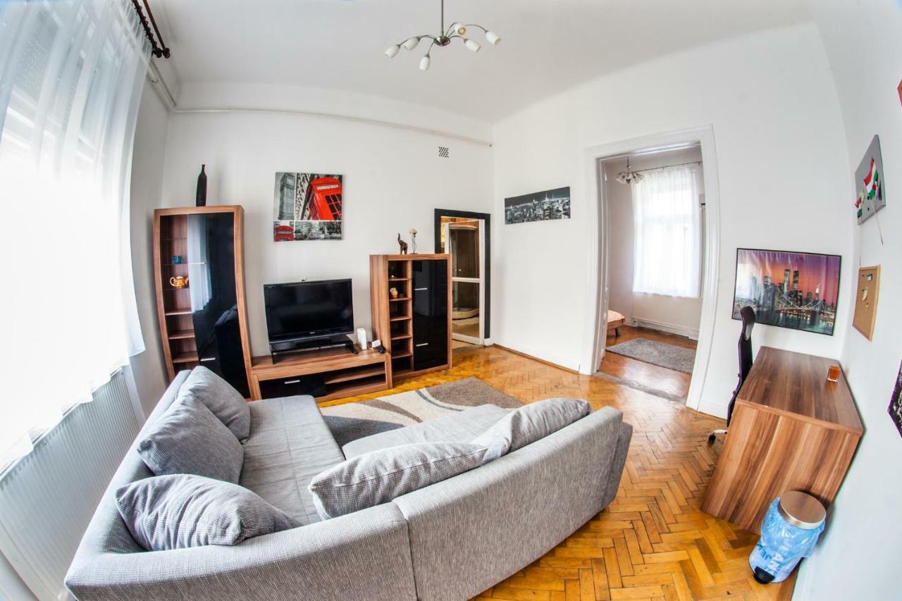 Inner City Apartment 德布勒森 外观 照片